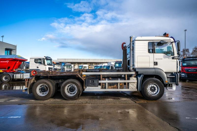 Koukkulava kuorma-auto MAN TGA 33.430 BB: kuva Koukkulava kuorma-auto MAN TGA 33.430 BB