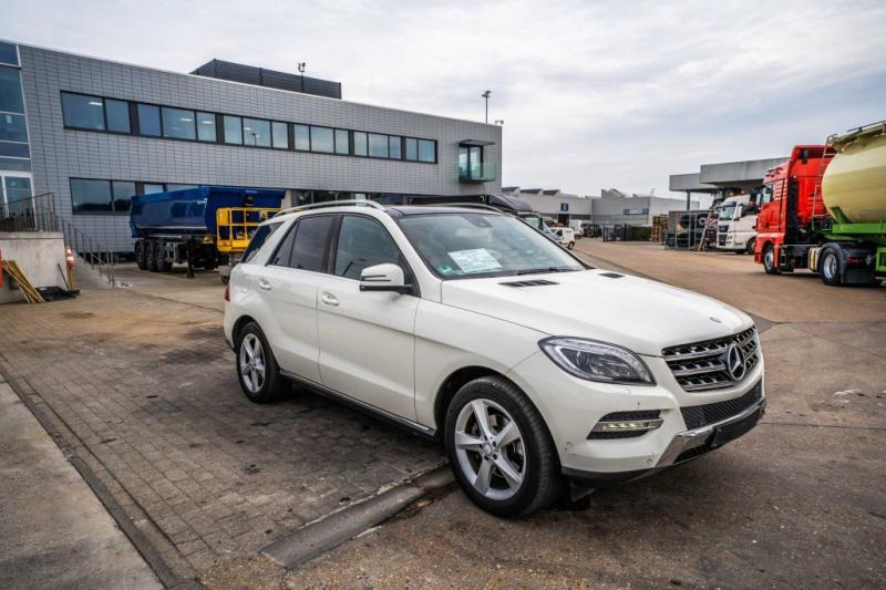 Mercedes-Benz ML 250 CDI - Sedan: kuva Mercedes-Benz ML 250 CDI - Sedan Mercedes-Benz ML 250 CDI - Sedan: kuva Mercedes-Benz ML 250 CDI - Sedan