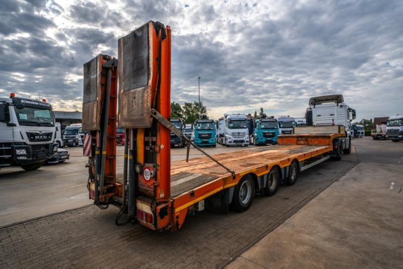 Nooteboom OSDS-41-03 - 51 250 KG - Apuvaunu puoliperävaunu: kuva Nooteboom OSDS-41-03 - 51 250 KG - Apuvaunu puoliperävaunu Nooteboom OSDS-41-03 - 51 250 KG - Apuvaunu puoliperävaunu: kuva Nooteboom OSDS-41-03 - 51 250 KG - Apuvaunu puoliperävaunu