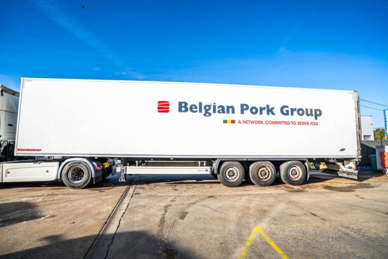 KAESSBOHRER Kässbohrer +CARRIER 1350 - Puoliperävaunu: kuva KAESSBOHRER Kässbohrer +CARRIER 1350 - Puoliperävaunu KAESSBOHRER Kässbohrer +CARRIER 1350 - Puoliperävaunu: kuva KAESSBOHRER Kässbohrer +CARRIER 1350 - Puoliperävaunu