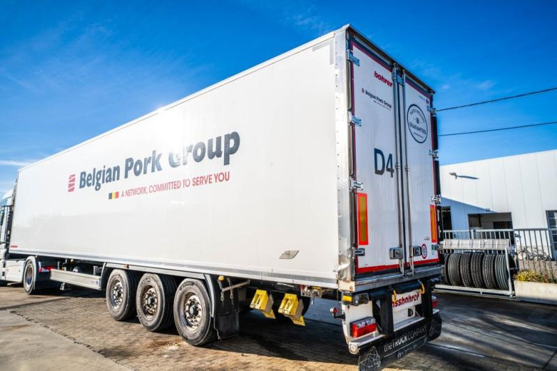 KAESSBOHRER Kässbohrer +CARRIER 1350 - Puoliperävaunu: kuva KAESSBOHRER Kässbohrer +CARRIER 1350 - Puoliperävaunu KAESSBOHRER Kässbohrer +CARRIER 1350 - Puoliperävaunu: kuva KAESSBOHRER Kässbohrer +CARRIER 1350 - Puoliperävaunu