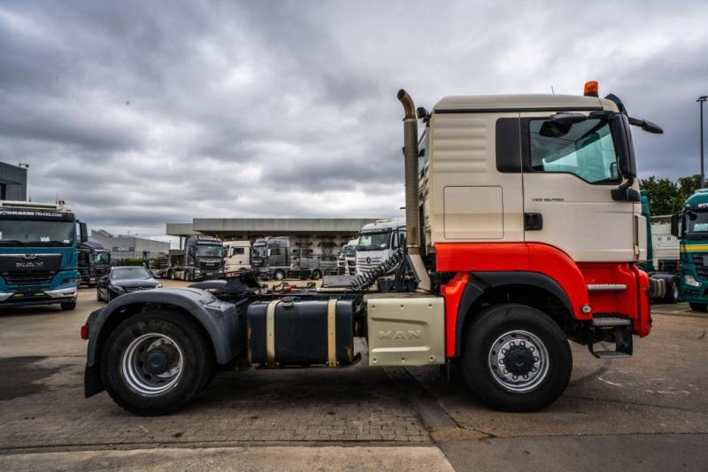 MAN TGS 18.460 BLS 4X4 +KIPHYDR / (met Cardan) - Vetopöytäauto: kuva MAN TGS 18.460 BLS 4X4 +KIPHYDR / (met Cardan) - Vetopöytäauto MAN TGS 18.460 BLS 4X4 +KIPHYDR / (met Cardan) - Vetopöytäauto: kuva MAN TGS 18.460 BLS 4X4 +KIPHYDR / (met Cardan) - Vetopöytäauto