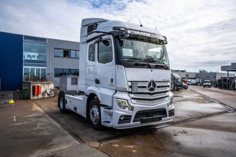 Mercedes ACTROS 1842 LS - Vetopöytäauto: kuva Mercedes ACTROS 1842 LS - Vetopöytäauto Mercedes ACTROS 1842 LS - Vetopöytäauto: kuva Mercedes ACTROS 1842 LS - Vetopöytäauto