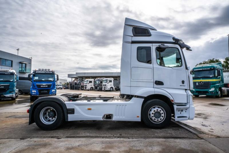 Mercedes ACTROS 1842 LS - Vetopöytäauto: kuva Mercedes ACTROS 1842 LS - Vetopöytäauto Mercedes ACTROS 1842 LS - Vetopöytäauto: kuva Mercedes ACTROS 1842 LS - Vetopöytäauto