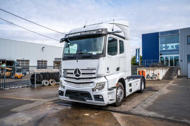 Mercedes ACTROS 1842 LS - Vetopöytäauto: kuva Mercedes ACTROS 1842 LS - Vetopöytäauto Mercedes ACTROS 1842 LS - Vetopöytäauto: kuva Mercedes ACTROS 1842 LS - Vetopöytäauto