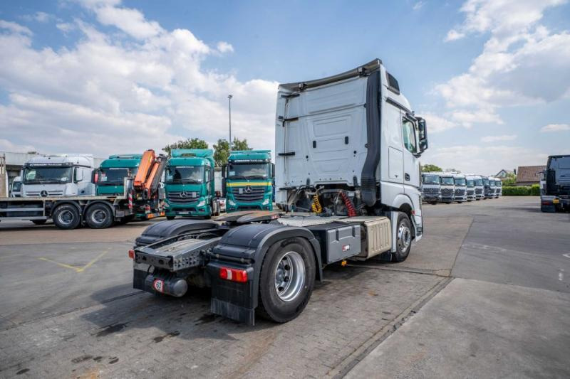 Mercedes ACTROS 1845 LS - Vetopöytäauto: kuva Mercedes ACTROS 1845 LS - Vetopöytäauto Mercedes ACTROS 1845 LS - Vetopöytäauto: kuva Mercedes ACTROS 1845 LS - Vetopöytäauto