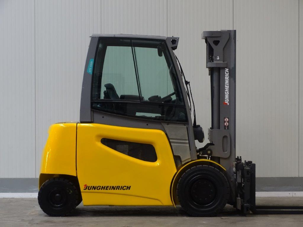 Jungheinrich EFG540k - TRIPLEX - Sähkötrukki: kuva Jungheinrich EFG540k - TRIPLEX - Sähkötrukki Jungheinrich EFG540k - TRIPLEX - Sähkötrukki: kuva Jungheinrich EFG540k - TRIPLEX - Sähkötrukki