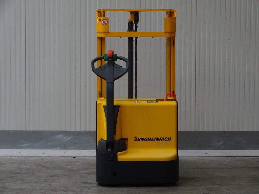 Jungheinrich EJC110 - NEU BATTERIE - Pinoamistrukki: kuva Jungheinrich EJC110 - NEU BATTERIE - Pinoamistrukki Jungheinrich EJC110 - NEU BATTERIE - Pinoamistrukki: kuva Jungheinrich EJC110 - NEU BATTERIE - Pinoamistrukki