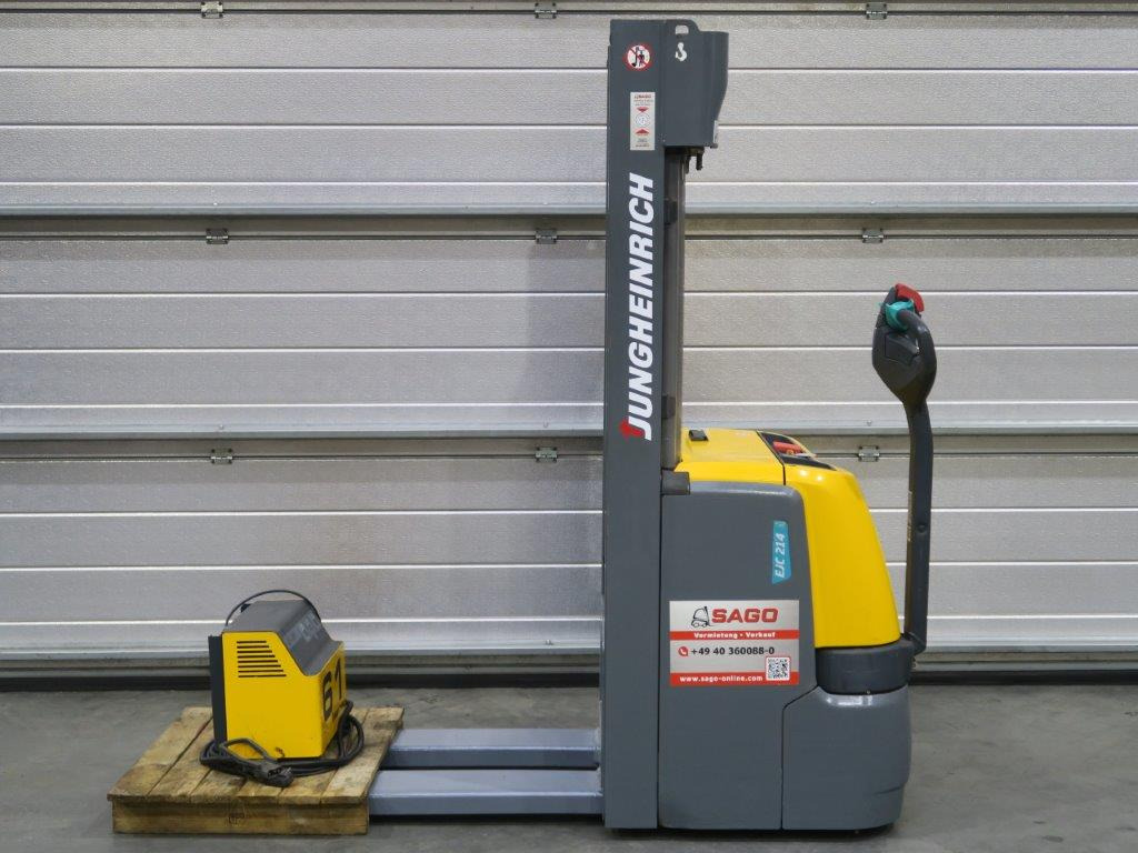 Jungheinrich EJC214 - Pinoamistrukki: kuva Jungheinrich EJC214 - Pinoamistrukki Jungheinrich EJC214 - Pinoamistrukki: kuva Jungheinrich EJC214 - Pinoamistrukki