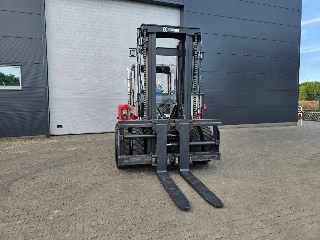 Kalmar DCE100-12 - Dieseltrukki: kuva Kalmar DCE100-12 - Dieseltrukki Kalmar DCE100-12 - Dieseltrukki: kuva Kalmar DCE100-12 - Dieseltrukki