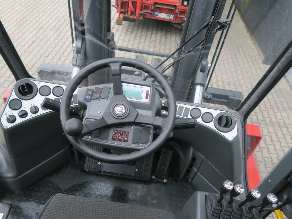 Kalmar DCE150-6 Marine Forklift For Boat Handling - Dieseltrukki: kuva Kalmar DCE150-6 Marine Forklift For Boat Handling - Dieseltrukki Kalmar DCE150-6 Marine Forklift For Boat Handling - Dieseltrukki: kuva Kalmar DCE150-6 Marine Forklift For Boat Handling - Dieseltrukki