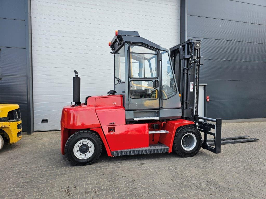 Kalmar DCE80-6 - Empty Containers Handler - Dieseltrukki: kuva Kalmar DCE80-6 - Empty Containers Handler - Dieseltrukki Kalmar DCE80-6 - Empty Containers Handler - Dieseltrukki: kuva Kalmar DCE80-6 - Empty Containers Handler - Dieseltrukki