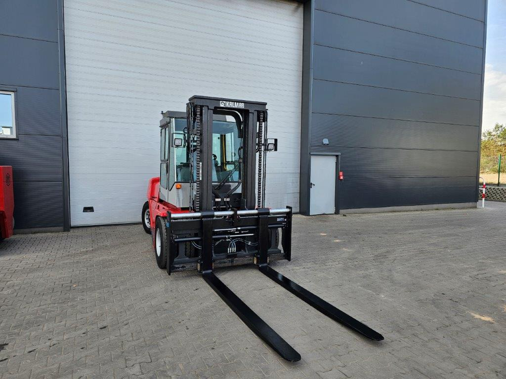 Kalmar DCF80-9H - Dieseltrukki: kuva Kalmar DCF80-9H - Dieseltrukki Kalmar DCF80-9H - Dieseltrukki: kuva Kalmar DCF80-9H - Dieseltrukki