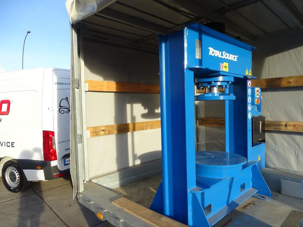 MOBILE VOLLREIFENPRESSE - Korjaamolaitteet: kuva MOBILE VOLLREIFENPRESSE - Korjaamolaitteet MOBILE VOLLREIFENPRESSE - Korjaamolaitteet: kuva MOBILE VOLLREIFENPRESSE - Korjaamolaitteet