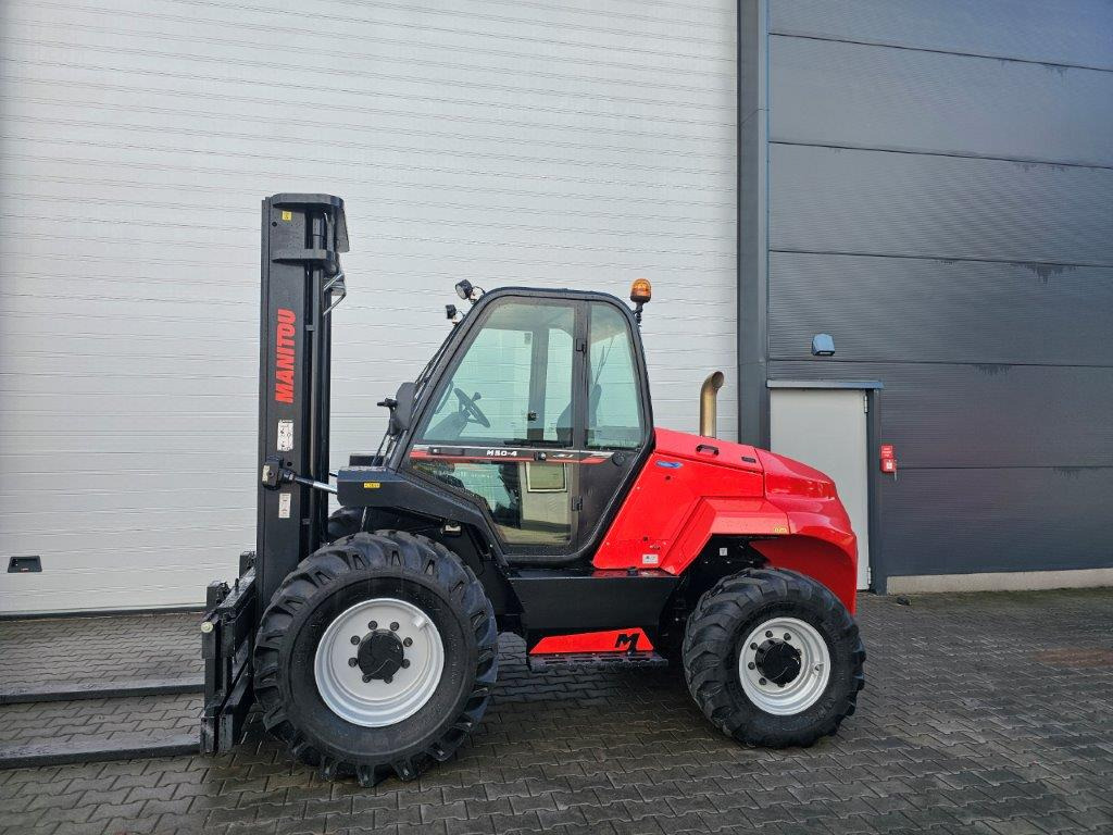 Manitou M50-4D - TRIPLEX- 4x4 - Maastotrukki: kuva Manitou M50-4D - TRIPLEX- 4x4 - Maastotrukki Manitou M50-4D - TRIPLEX- 4x4 - Maastotrukki: kuva Manitou M50-4D - TRIPLEX- 4x4 - Maastotrukki