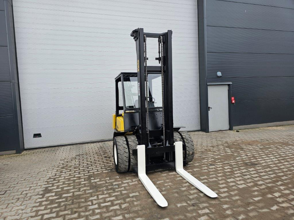 Yale GDP40LF - Dieseltrukki: kuva Yale GDP40LF - Dieseltrukki Yale GDP40LF - Dieseltrukki: kuva Yale GDP40LF - Dieseltrukki