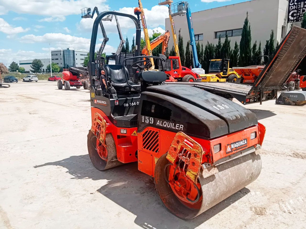 BOMAG BW120AD4 - Tiejyrä: kuva BOMAG BW120AD4 - Tiejyrä BOMAG BW120AD4 - Tiejyrä: kuva BOMAG BW120AD4 - Tiejyrä