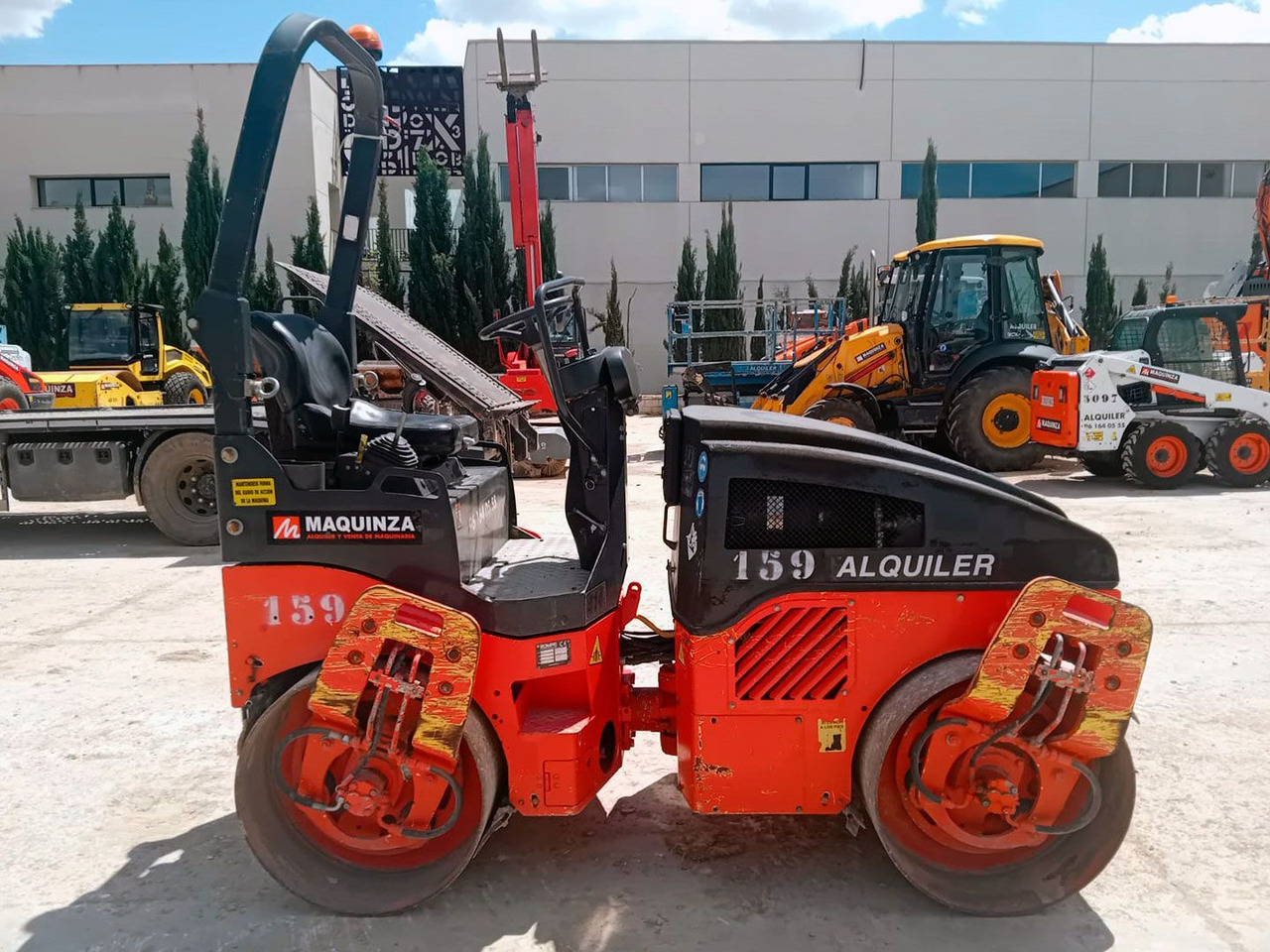 BOMAG BW120AD4 - Tiejyrä: kuva BOMAG BW120AD4 - Tiejyrä BOMAG BW120AD4 - Tiejyrä: kuva BOMAG BW120AD4 - Tiejyrä