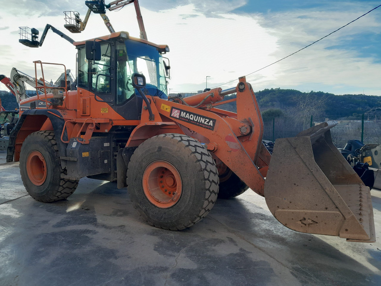 DOOSAN DL300 L/AUX - Pyöräkuormaaja: kuva DOOSAN DL300 L/AUX - Pyöräkuormaaja DOOSAN DL300 L/AUX - Pyöräkuormaaja: kuva DOOSAN DL300 L/AUX - Pyöräkuormaaja