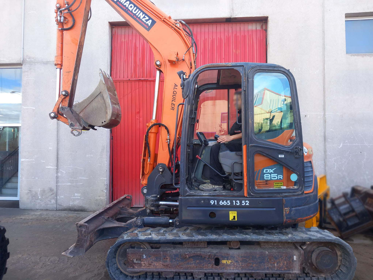 DOOSAN DX85R-3 - Minikuormaaja: kuva  DOOSAN DX85R-3 - Minikuormaaja DOOSAN DX85R-3 - Minikuormaaja: kuva  DOOSAN DX85R-3 - Minikuormaaja