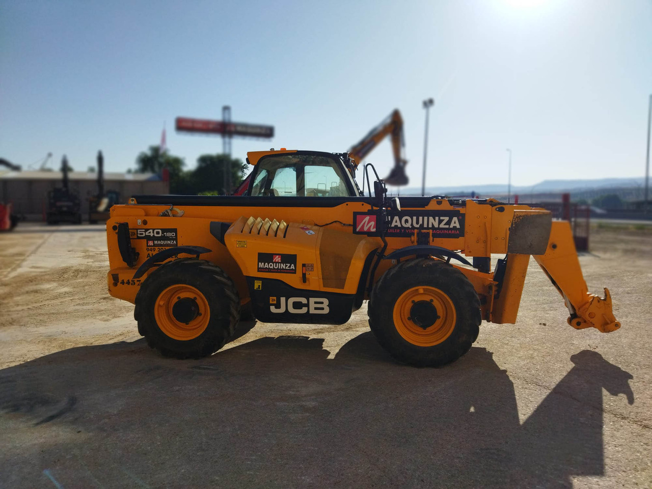 JCB 540.180 - Kurottaja: kuva  JCB 540.180 - Kurottaja JCB 540.180 - Kurottaja: kuva  JCB 540.180 - Kurottaja