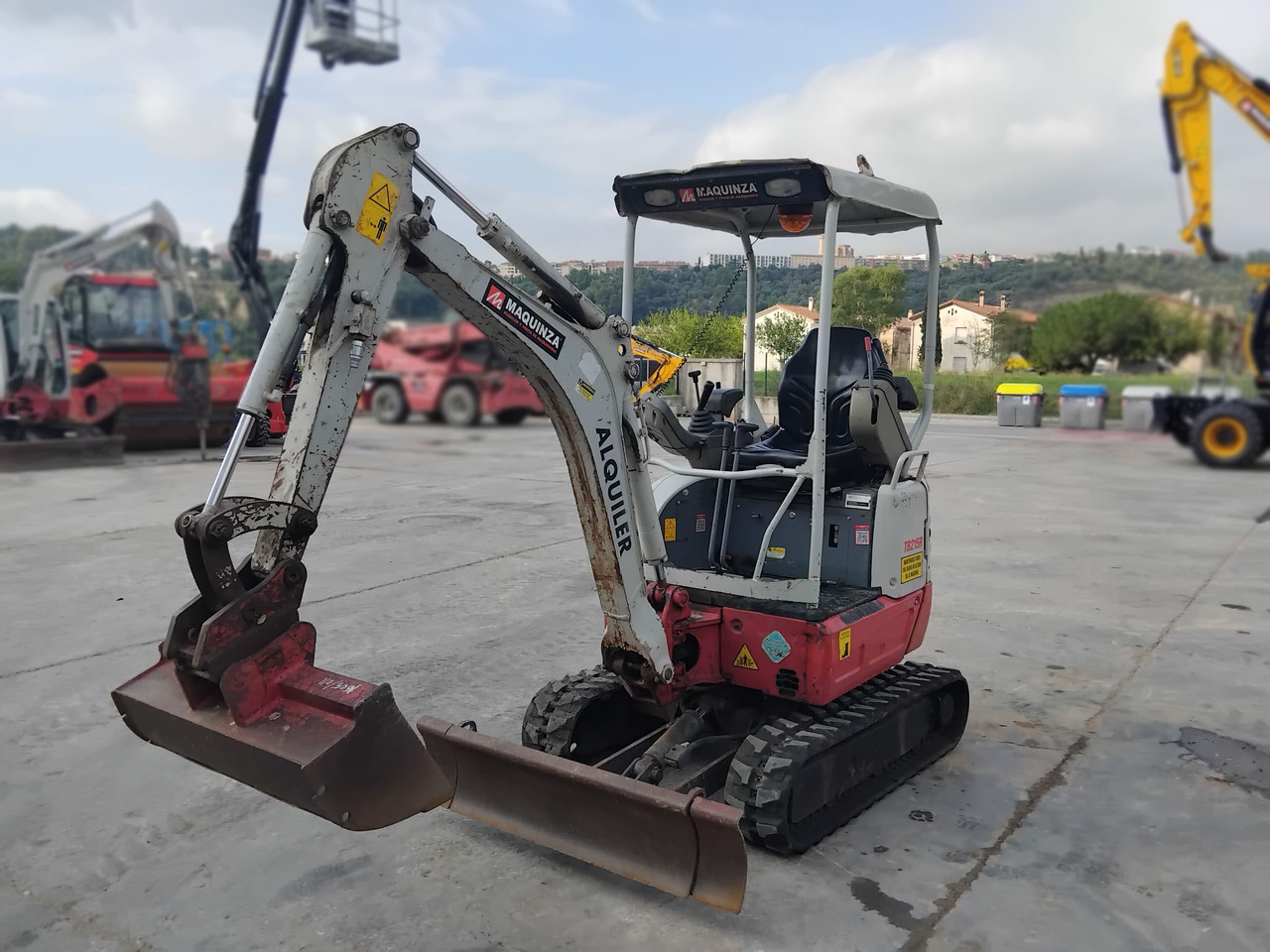 TAKEUCHI TB215R EASY - Minikuormaaja: kuva TAKEUCHI TB215R EASY - Minikuormaaja TAKEUCHI TB215R EASY - Minikuormaaja: kuva TAKEUCHI TB215R EASY - Minikuormaaja