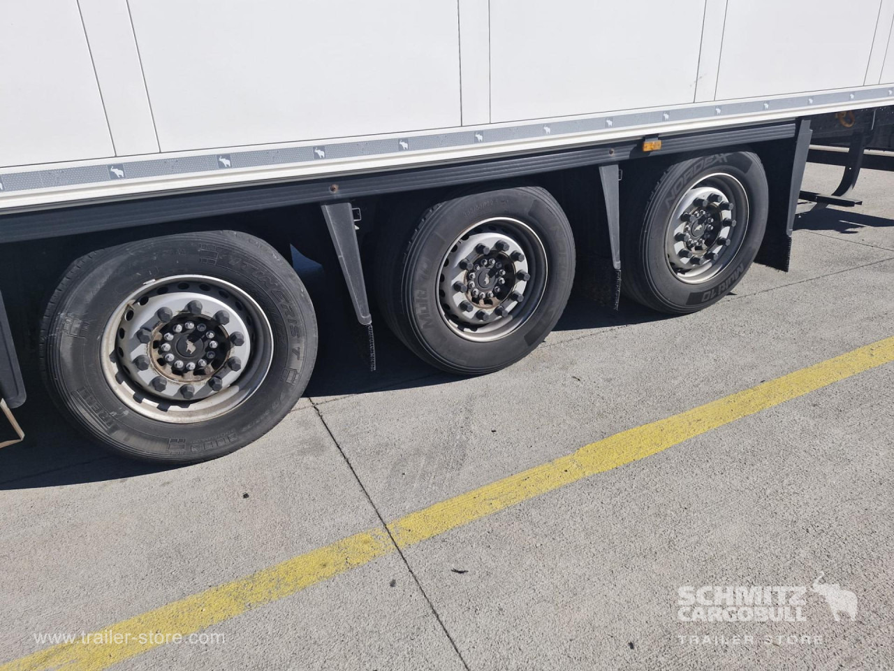 Isoterminen puoliperävaunu SCHMITZ Reefer Multitemp: kuva Isoterminen puoliperävaunu SCHMITZ Reefer Multitemp Isoterminen puoliperävaunu SCHMITZ Reefer Multitemp: kuva Isoterminen puoliperävaunu SCHMITZ Reefer Multitemp