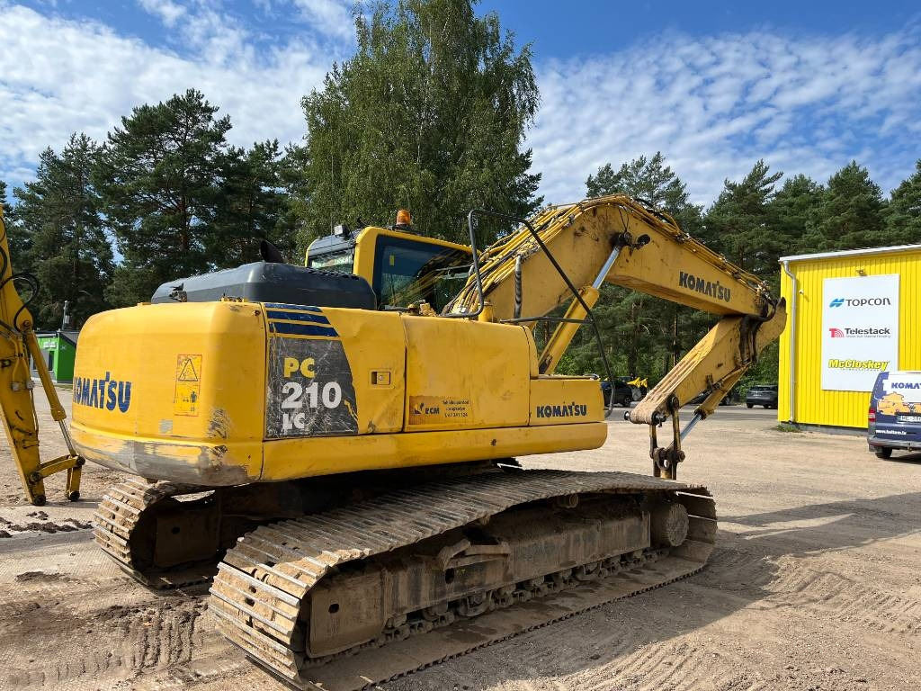 Komatsu PC 210 LC-8 - Telakaivukone: kuva Komatsu PC 210 LC-8 - Telakaivukone Komatsu PC 210 LC-8 - Telakaivukone: kuva Komatsu PC 210 LC-8 - Telakaivukone