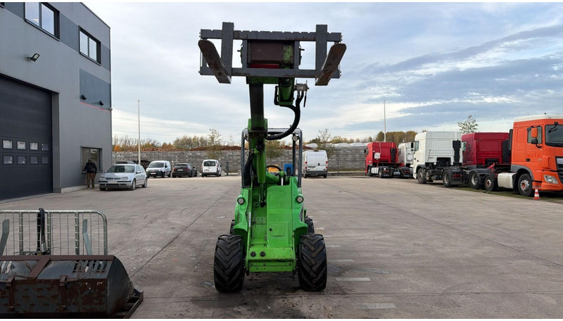 Avant 745 TDL (BELGIAN MACHINE / TOP CONDITION / 4X4 OPTIDRIVE / INCL ATTACHMENTS) - Liukuohjattu telakuormaaja: kuva Avant 745 TDL (BELGIAN MACHINE / TOP CONDITION / 4X4 OPTIDRIVE / INCL ATTACHMENTS) - Liukuohjattu telakuormaaja Avant 745 TDL (BELGIAN MACHINE / TOP CONDITION / 4X4 OPTIDRIVE / INCL ATTACHMENTS) - Liukuohjattu telakuormaaja: kuva Avant 745 TDL (BELGIAN MACHINE / TOP CONDITION / 4X4 OPTIDRIVE / INCL ATTACHMENTS) - Liukuohjattu telakuormaaja