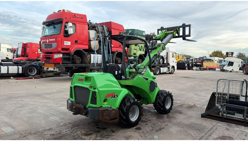 Avant 745 TDL (BELGIAN MACHINE / TOP CONDITION / 4X4 OPTIDRIVE / INCL ATTACHMENTS) - Liukuohjattu telakuormaaja: kuva Avant 745 TDL (BELGIAN MACHINE / TOP CONDITION / 4X4 OPTIDRIVE / INCL ATTACHMENTS) - Liukuohjattu telakuormaaja Avant 745 TDL (BELGIAN MACHINE / TOP CONDITION / 4X4 OPTIDRIVE / INCL ATTACHMENTS) - Liukuohjattu telakuormaaja: kuva Avant 745 TDL (BELGIAN MACHINE / TOP CONDITION / 4X4 OPTIDRIVE / INCL ATTACHMENTS) - Liukuohjattu telakuormaaja