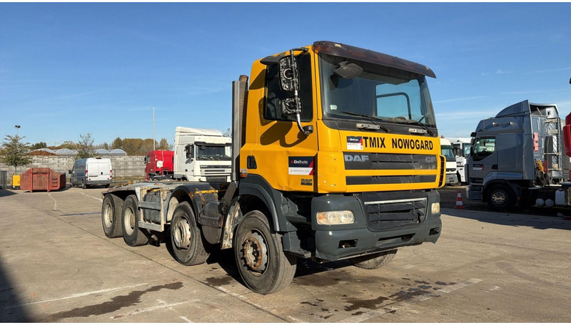 DAF CF 85.360 (BOITE MANUELLE / MANUAL GEARBOX / BIG HUB / GRAND PONT / LAMES / 8X4) - Kuorma-auto alusta: kuva DAF CF 85.360 (BOITE MANUELLE / MANUAL GEARBOX / BIG HUB / GRAND PONT / LAMES / 8X4) - Kuorma-auto alusta DAF CF 85.360 (BOITE MANUELLE / MANUAL GEARBOX / BIG HUB / GRAND PONT / LAMES / 8X4) - Kuorma-auto alusta: kuva DAF CF 85.360 (BOITE MANUELLE / MANUAL GEARBOX / BIG HUB / GRAND PONT / LAMES / 8X4) - Kuorma-auto alusta