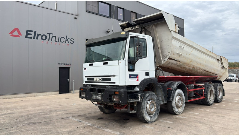 Iveco EUROTRAKKER 320 E 35 (GRAND PONT / LAMES / POMPE MANUELLE / 8X4 / CURSOR 8) - Kippiauto kuorma-auto: kuva Iveco EUROTRAKKER 320 E 35 (GRAND PONT / LAMES / POMPE MANUELLE / 8X4 / CURSOR 8) - Kippiauto kuorma-auto Iveco EUROTRAKKER 320 E 35 (GRAND PONT / LAMES / POMPE MANUELLE / 8X4 / CURSOR 8) - Kippiauto kuorma-auto: kuva Iveco EUROTRAKKER 320 E 35 (GRAND PONT / LAMES / POMPE MANUELLE / 8X4 / CURSOR 8) - Kippiauto kuorma-auto
