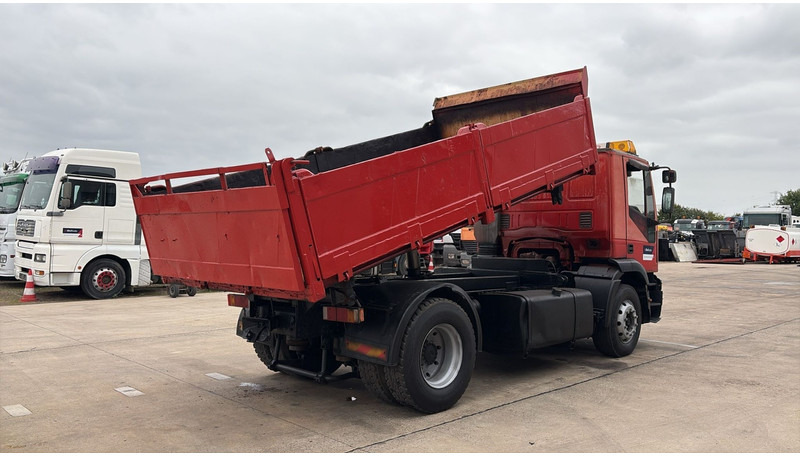 Iveco Eurotech 240 E 42 (POMPE MANUELLE / MANUAL PUMP / MANUAL GEARBOX / BOITE MANUELLE) - Kippiauto kuorma-auto: kuva Iveco Eurotech 240 E 42 (POMPE MANUELLE / MANUAL PUMP / MANUAL GEARBOX / BOITE MANUELLE) - Kippiauto kuorma-auto Iveco Eurotech 240 E 42 (POMPE MANUELLE / MANUAL PUMP / MANUAL GEARBOX / BOITE MANUELLE) - Kippiauto kuorma-auto: kuva Iveco Eurotech 240 E 42 (POMPE MANUELLE / MANUAL PUMP / MANUAL GEARBOX / BOITE MANUELLE) - Kippiauto kuorma-auto