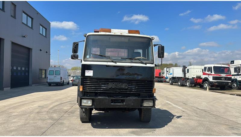 Iveco MAGIRUS 260 - 34 (LIVRAISON GRATUITE AU PORT D'ANVERS / POMPE MANUELLE) - Kippiauto kuorma-auto: kuva Iveco MAGIRUS 260 - 34 (LIVRAISON GRATUITE AU PORT D'ANVERS / POMPE MANUELLE) - Kippiauto kuorma-auto Iveco MAGIRUS 260 - 34 (LIVRAISON GRATUITE AU PORT D'ANVERS / POMPE MANUELLE) - Kippiauto kuorma-auto: kuva Iveco MAGIRUS 260 - 34 (LIVRAISON GRATUITE AU PORT D'ANVERS / POMPE MANUELLE) - Kippiauto kuorma-auto