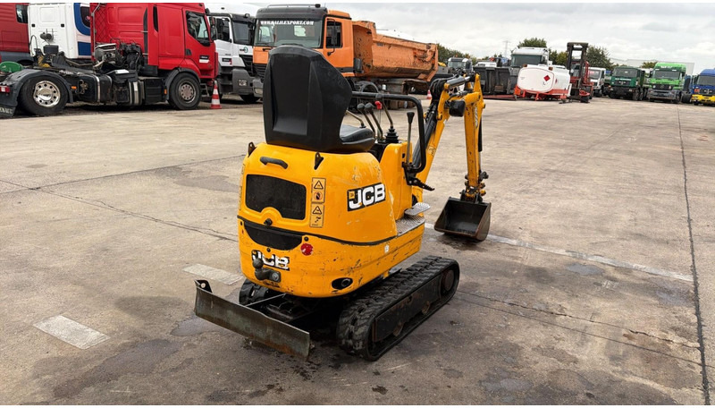 JCB 8008 (BE MACHINE / TOP CONDITION / 1898 H) - Minikuormaaja: kuva JCB 8008 (BE MACHINE / TOP CONDITION / 1898 H) - Minikuormaaja JCB 8008 (BE MACHINE / TOP CONDITION / 1898 H) - Minikuormaaja: kuva JCB 8008 (BE MACHINE / TOP CONDITION / 1898 H) - Minikuormaaja