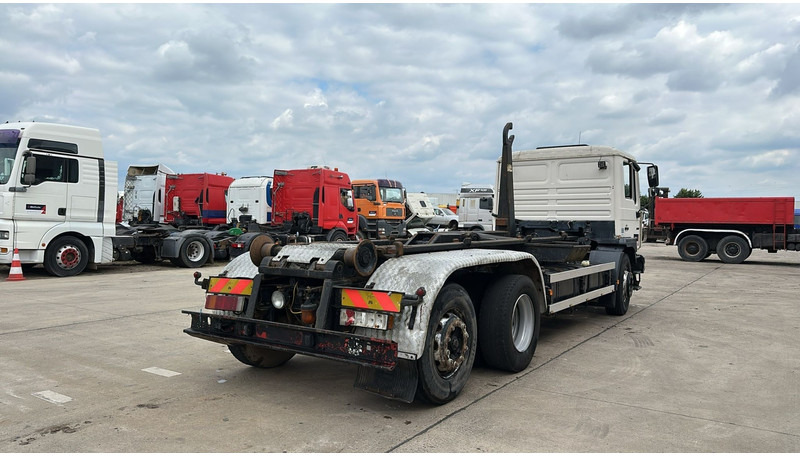 MAN 26.312 (6 CYLINDER / 6X2 / BELGIAN TRUCK IN GOOD CONDITION) - Koukkulava kuorma-auto: kuva MAN 26.312 (6 CYLINDER / 6X2 / BELGIAN TRUCK IN GOOD CONDITION) - Koukkulava kuorma-auto MAN 26.312 (6 CYLINDER / 6X2 / BELGIAN TRUCK IN GOOD CONDITION) - Koukkulava kuorma-auto: kuva MAN 26.312 (6 CYLINDER / 6X2 / BELGIAN TRUCK IN GOOD CONDITION) - Koukkulava kuorma-auto
