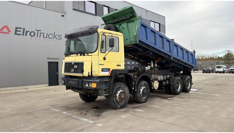 MAN 35.402 (8X8 / BIG AXLES / GRAND PONT / LAMES / STEEL SUSP. / 6 CYLINDER) - Kippiauto kuorma-auto: kuva MAN 35.402 (8X8 / BIG AXLES / GRAND PONT / LAMES / STEEL SUSP. / 6 CYLINDER) - Kippiauto kuorma-auto MAN 35.402 (8X8 / BIG AXLES / GRAND PONT / LAMES / STEEL SUSP. / 6 CYLINDER) - Kippiauto kuorma-auto: kuva MAN 35.402 (8X8 / BIG AXLES / GRAND PONT / LAMES / STEEL SUSP. / 6 CYLINDER) - Kippiauto kuorma-auto
