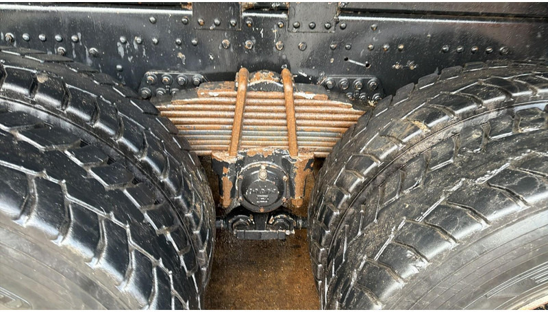 Kippiauto kuorma-auto MAN 41.414 (BIG AXLES / 41 TONS / GRAND PONT / LAMES / 6 CYLINDER): kuva Kippiauto kuorma-auto MAN 41.414 (BIG AXLES / 41 TONS / GRAND PONT / LAMES / 6 CYLINDER) Kippiauto kuorma-auto MAN 41.414 (BIG AXLES / 41 TONS / GRAND PONT / LAMES / 6 CYLINDER): kuva Kippiauto kuorma-auto MAN 41.414 (BIG AXLES / 41 TONS / GRAND PONT / LAMES / 6 CYLINDER)