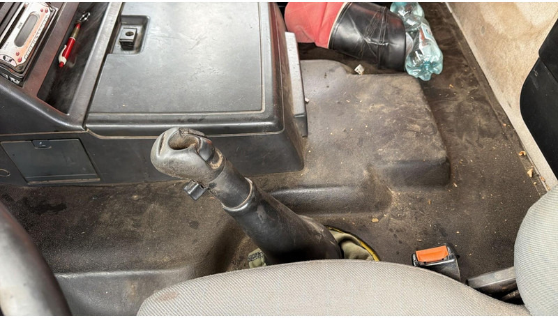 Kippiauto kuorma-auto MAN 41.414 (BIG AXLES / 41 TONS / GRAND PONT / LAMES / 6 CYLINDER): kuva Kippiauto kuorma-auto MAN 41.414 (BIG AXLES / 41 TONS / GRAND PONT / LAMES / 6 CYLINDER) Kippiauto kuorma-auto MAN 41.414 (BIG AXLES / 41 TONS / GRAND PONT / LAMES / 6 CYLINDER): kuva Kippiauto kuorma-auto MAN 41.414 (BIG AXLES / 41 TONS / GRAND PONT / LAMES / 6 CYLINDER)