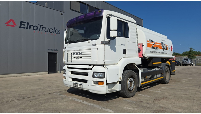 MAN TGA 18.460 (14.140L / MANUAL PUMP / MANUAL GEARBOX / TOP CONDITON / BOITE & POMPE MANUELLE) - Säiliöauto: kuva MAN TGA 18.460 (14.140L / MANUAL PUMP / MANUAL GEARBOX / TOP CONDITON / BOITE & POMPE MANUELLE) - Säiliöauto MAN TGA 18.460 (14.140L / MANUAL PUMP / MANUAL GEARBOX / TOP CONDITON / BOITE & POMPE MANUELLE) - Säiliöauto: kuva MAN TGA 18.460 (14.140L / MANUAL PUMP / MANUAL GEARBOX / TOP CONDITON / BOITE & POMPE MANUELLE) - Säiliöauto