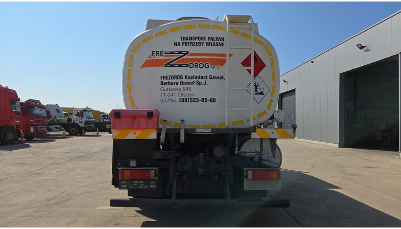 MAN TGA 18.460 (14.140L / MANUAL PUMP / MANUAL GEARBOX / TOP CONDITON / BOITE & POMPE MANUELLE) - Säiliöauto: kuva MAN TGA 18.460 (14.140L / MANUAL PUMP / MANUAL GEARBOX / TOP CONDITON / BOITE & POMPE MANUELLE) - Säiliöauto MAN TGA 18.460 (14.140L / MANUAL PUMP / MANUAL GEARBOX / TOP CONDITON / BOITE & POMPE MANUELLE) - Säiliöauto: kuva MAN TGA 18.460 (14.140L / MANUAL PUMP / MANUAL GEARBOX / TOP CONDITON / BOITE & POMPE MANUELLE) - Säiliöauto