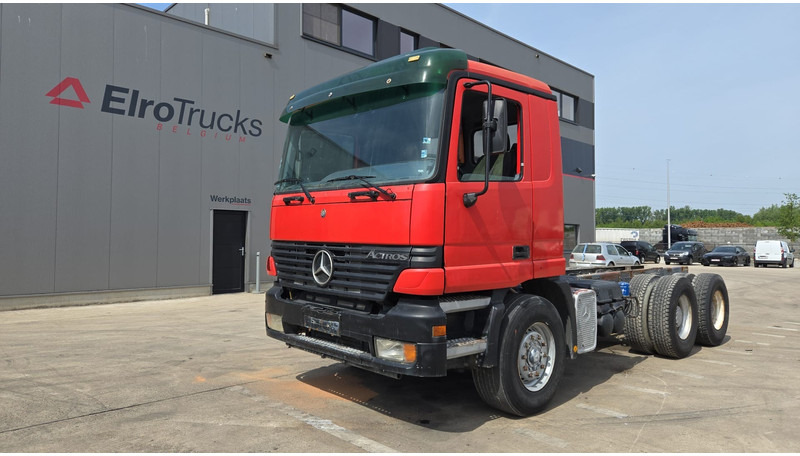 Mercedes-Benz ACTROS 2640 (EPS / 3 PEDALES / V6 / LAMES / GRAND PONT / EURO 2 / SEMI-AUTO) - Kuorma-auto alusta: kuva Mercedes-Benz ACTROS 2640 (EPS / 3 PEDALES / V6 / LAMES / GRAND PONT / EURO 2 / SEMI-AUTO) - Kuorma-auto alusta Mercedes-Benz ACTROS 2640 (EPS / 3 PEDALES / V6 / LAMES / GRAND PONT / EURO 2 / SEMI-AUTO) - Kuorma-auto alusta: kuva Mercedes-Benz ACTROS 2640 (EPS / 3 PEDALES / V6 / LAMES / GRAND PONT / EURO 2 / SEMI-AUTO) - Kuorma-auto alusta