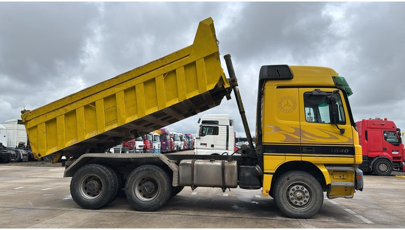 Mercedes-Benz ACTROS 2640 (EPS / LAMES / GRAND PONT / 6X4 / 3 PEDALES) - Kippiauto kuorma-auto: kuva Mercedes-Benz ACTROS 2640 (EPS / LAMES / GRAND PONT / 6X4 / 3 PEDALES) - Kippiauto kuorma-auto Mercedes-Benz ACTROS 2640 (EPS / LAMES / GRAND PONT / 6X4 / 3 PEDALES) - Kippiauto kuorma-auto: kuva Mercedes-Benz ACTROS 2640 (EPS / LAMES / GRAND PONT / 6X4 / 3 PEDALES) - Kippiauto kuorma-auto