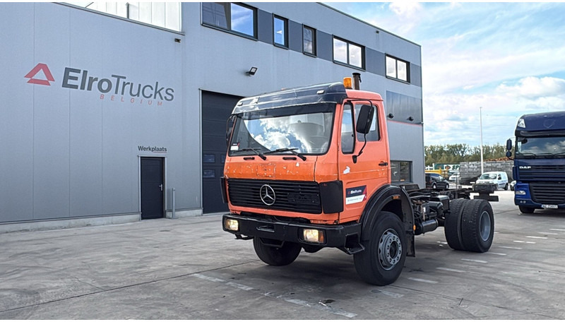 Mercedes-Benz SK 1622 (4X4 / LAMES / GRAND PONT / V6 / BIG AXLE / POMPE MANUELLE) - Kuorma-auto alusta: kuva Mercedes-Benz SK 1622 (4X4 / LAMES / GRAND PONT / V6 / BIG AXLE / POMPE MANUELLE) - Kuorma-auto alusta Mercedes-Benz SK 1622 (4X4 / LAMES / GRAND PONT / V6 / BIG AXLE / POMPE MANUELLE) - Kuorma-auto alusta: kuva Mercedes-Benz SK 1622 (4X4 / LAMES / GRAND PONT / V6 / BIG AXLE / POMPE MANUELLE) - Kuorma-auto alusta