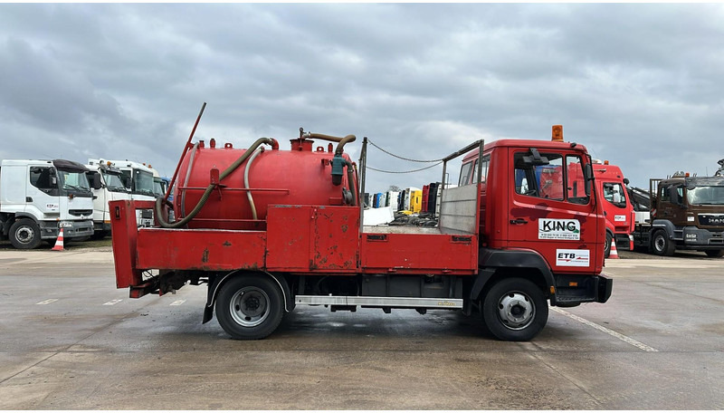 Mercedes-Benz SK 814 (VIDANGEUR / VACUUM / AUXILAIRY / SPER / STEEL SUSP. / LAMES) - Puhtaanpitoauto: kuva Mercedes-Benz SK 814 (VIDANGEUR / VACUUM / AUXILAIRY / SPER / STEEL SUSP. / LAMES) - Puhtaanpitoauto Mercedes-Benz SK 814 (VIDANGEUR / VACUUM / AUXILAIRY / SPER / STEEL SUSP. / LAMES) - Puhtaanpitoauto: kuva Mercedes-Benz SK 814 (VIDANGEUR / VACUUM / AUXILAIRY / SPER / STEEL SUSP. / LAMES) - Puhtaanpitoauto