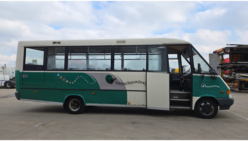 Mercedes-Benz Vario 614 (BELGIAN BUS / 34 SEATS / MANUAL PUMP / LAMES / STEEL SUSP.) - Linja-auto: kuva Mercedes-Benz Vario 614 (BELGIAN BUS / 34 SEATS / MANUAL PUMP / LAMES / STEEL SUSP.) - Linja-auto Mercedes-Benz Vario 614 (BELGIAN BUS / 34 SEATS / MANUAL PUMP / LAMES / STEEL SUSP.) - Linja-auto: kuva Mercedes-Benz Vario 614 (BELGIAN BUS / 34 SEATS / MANUAL PUMP / LAMES / STEEL SUSP.) - Linja-auto