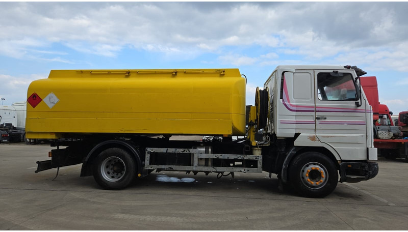 Scania 113-360 (13500L / POMPE MANUELLE / MANUAL PUMP / TOP CONDITION / WITH PUMP + COUNTER !!) - Säiliöauto: kuva Scania 113-360 (13500L / POMPE MANUELLE / MANUAL PUMP / TOP CONDITION / WITH PUMP + COUNTER !!) - Säiliöauto Scania 113-360 (13500L / POMPE MANUELLE / MANUAL PUMP / TOP CONDITION / WITH PUMP + COUNTER !!) - Säiliöauto: kuva Scania 113-360 (13500L / POMPE MANUELLE / MANUAL PUMP / TOP CONDITION / WITH PUMP + COUNTER !!) - Säiliöauto