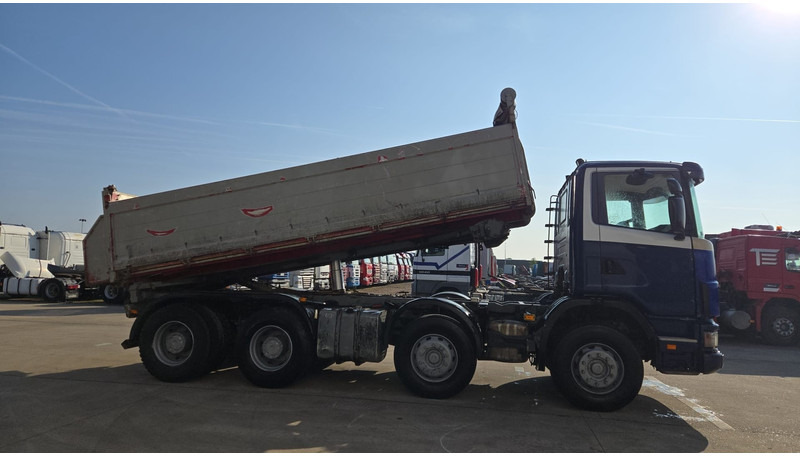 Scania 124-420 (BIG AXLE / GRAND PONT / LAMES / STEEL SUSP. / MANUAL GEARBOX / BOITE MANUELLE) - Kippiauto kuorma-auto: kuva Scania 124-420 (BIG AXLE / GRAND PONT / LAMES / STEEL SUSP. / MANUAL GEARBOX / BOITE MANUELLE) - Kippiauto kuorma-auto Scania 124-420 (BIG AXLE / GRAND PONT / LAMES / STEEL SUSP. / MANUAL GEARBOX / BOITE MANUELLE) - Kippiauto kuorma-auto: kuva Scania 124-420 (BIG AXLE / GRAND PONT / LAMES / STEEL SUSP. / MANUAL GEARBOX / BOITE MANUELLE) - Kippiauto kuorma-auto