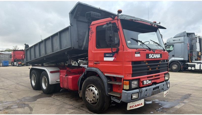 Scania 93-280 (POMPE MANUELLE / MANUAL PUMP / 6X4 / STEEL SUSP. / LAMES) - Kippiauto kuorma-auto: kuva Scania 93-280 (POMPE MANUELLE / MANUAL PUMP / 6X4 / STEEL SUSP. / LAMES) - Kippiauto kuorma-auto Scania 93-280 (POMPE MANUELLE / MANUAL PUMP / 6X4 / STEEL SUSP. / LAMES) - Kippiauto kuorma-auto: kuva Scania 93-280 (POMPE MANUELLE / MANUAL PUMP / 6X4 / STEEL SUSP. / LAMES) - Kippiauto kuorma-auto