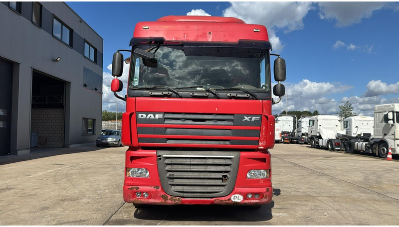 DAF XF 105.410 (BOITE MANUELLE / MANUAL GEARBOX) - Vetopöytäauto: kuva DAF XF 105.410 (BOITE MANUELLE / MANUAL GEARBOX) - Vetopöytäauto DAF XF 105.410 (BOITE MANUELLE / MANUAL GEARBOX) - Vetopöytäauto: kuva DAF XF 105.410 (BOITE MANUELLE / MANUAL GEARBOX) - Vetopöytäauto